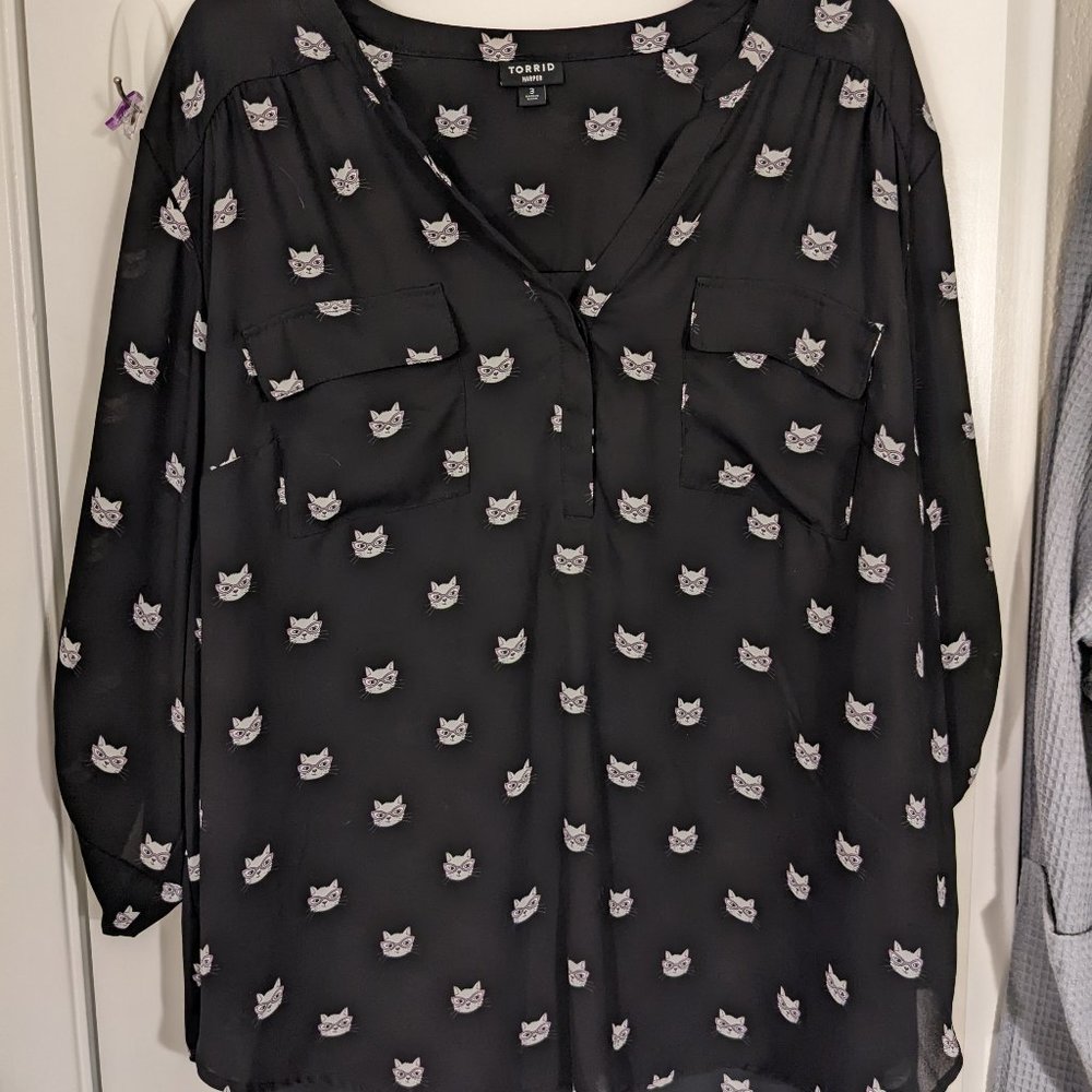 Torrid harper top with cat print
